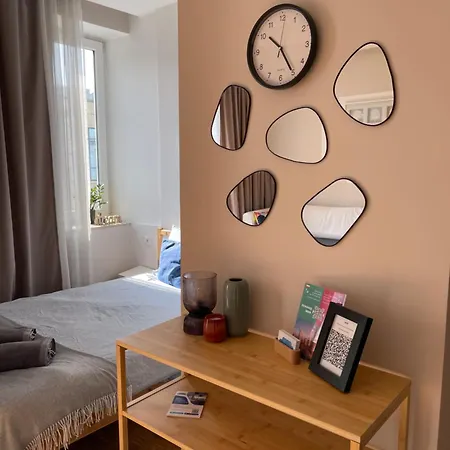 W Centrum Warszawy Ulica Chmielna - 500m Od Dworca Centralnego - By Good Sleeping