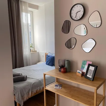 W Centrum Warszawy Ulica Chmielna - 500m Od Dworca Centralnego - By Good Sleeping * 华沙