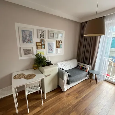 W Centrum Warszawy Ulica Chmielna - 500m Od Dworca Centralnego - By Good Sleeping